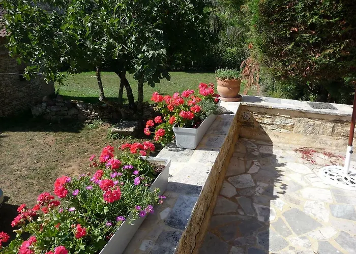 Maison Authentique Perigord-quercy Hébergement de vacances Lavercantière